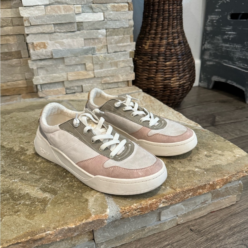 Roxy Harper pink and taupe slip on sneaker size 9.5 leather upper